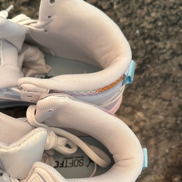 Puma Karmen Rebelle mid exotics White and Iridescent Platform Sneakers NWT 9 - Picture 15 of 15